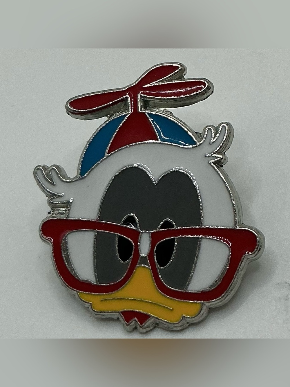 DISNEY NERDS ROCK! HEADS COLLECTOR PIN DONALD DUCK